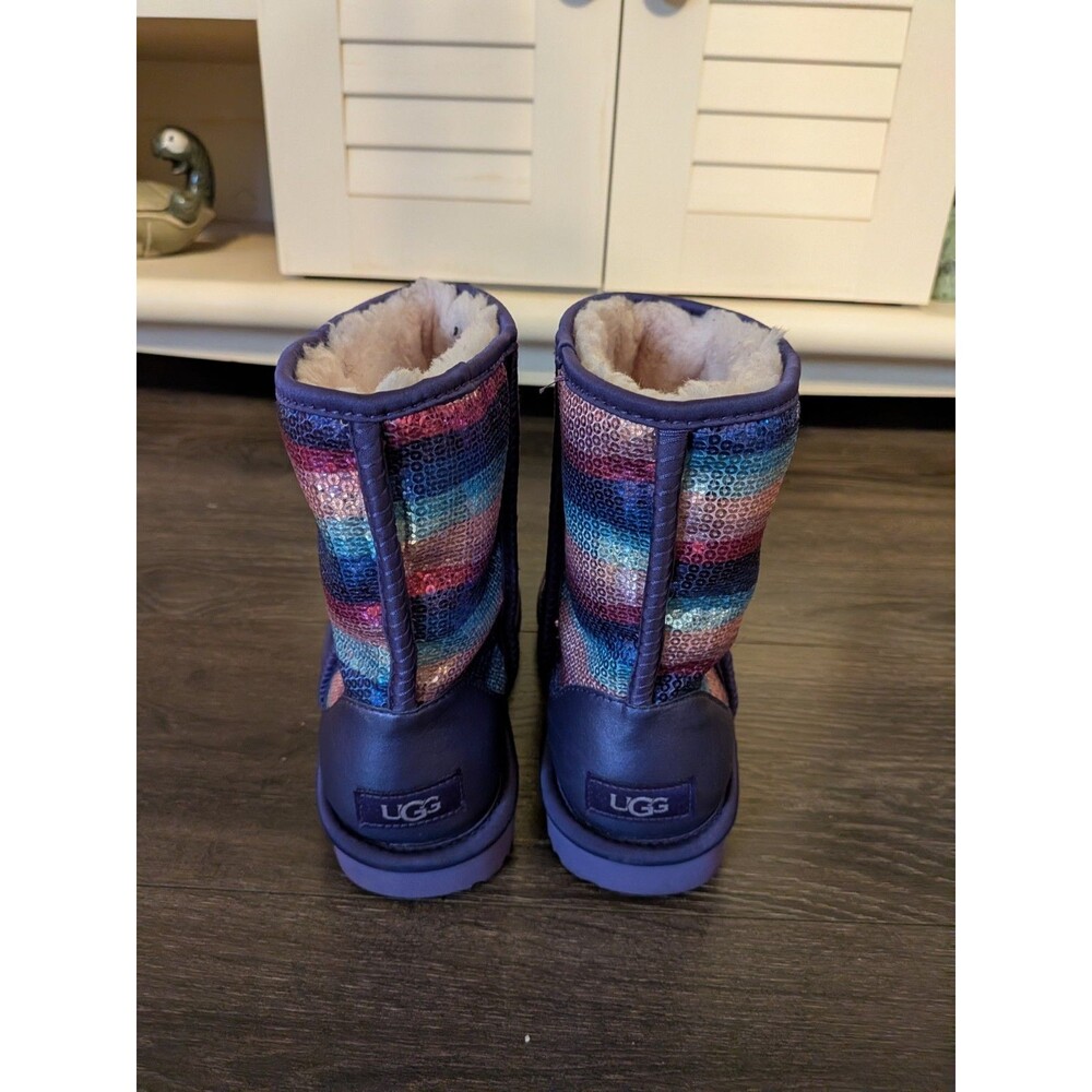 Ugg Classic II Rainbow Girls Boots               U.S. Size: 6